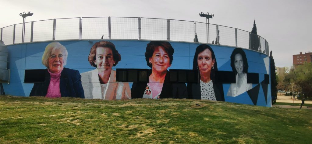Mural dedicado a grandes mujeres juristas de España